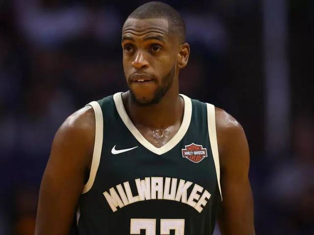 足球中超球队前锋脚踝受伤，赛季恐报销